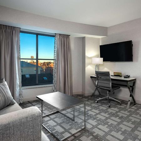 Hilton Garden Inn Portsmouth Downtown Extérieur photo