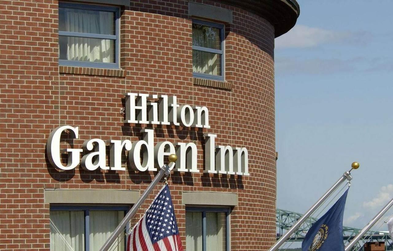 Hilton Garden Inn Portsmouth Downtown Extérieur photo