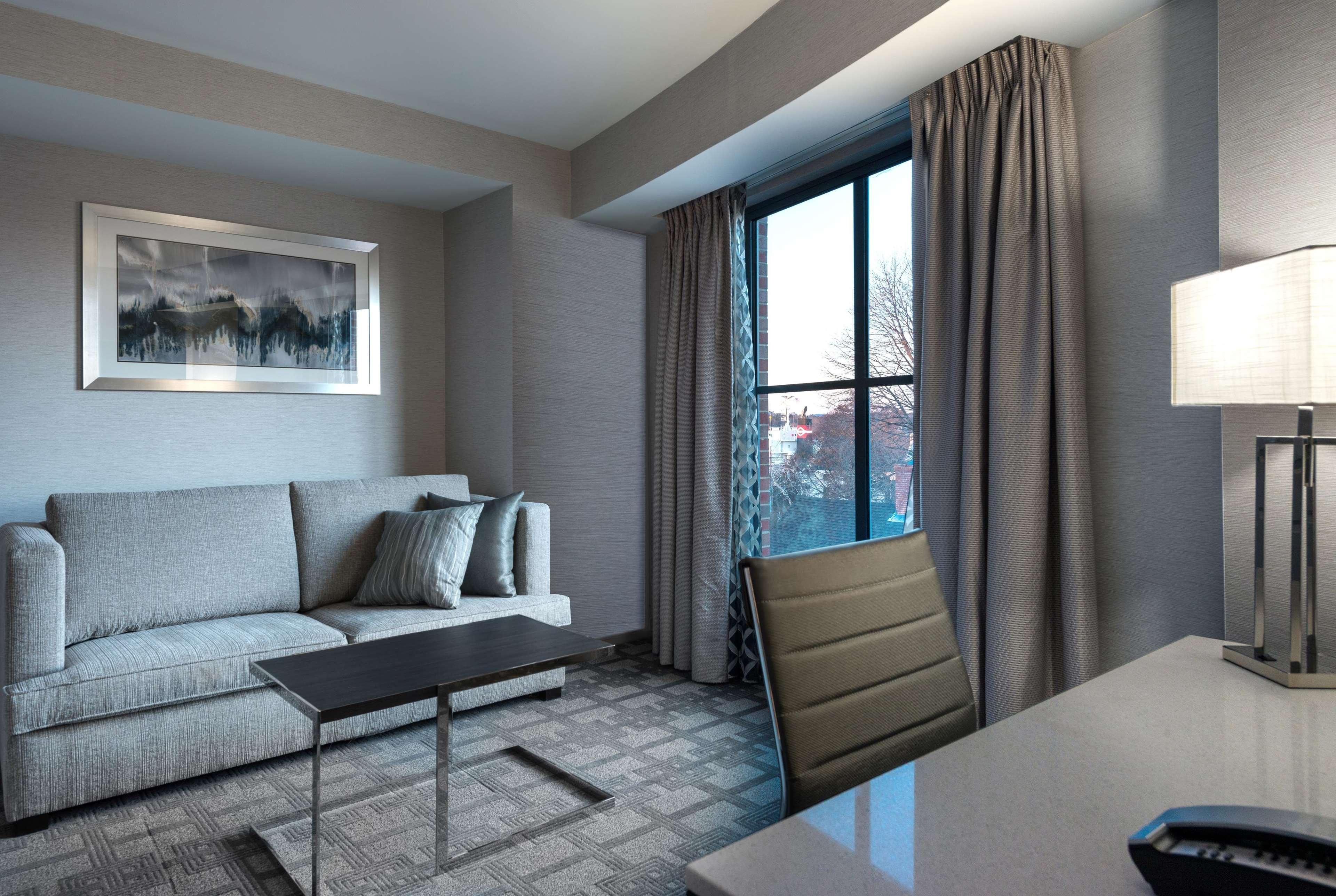 Hilton Garden Inn Portsmouth Downtown Extérieur photo