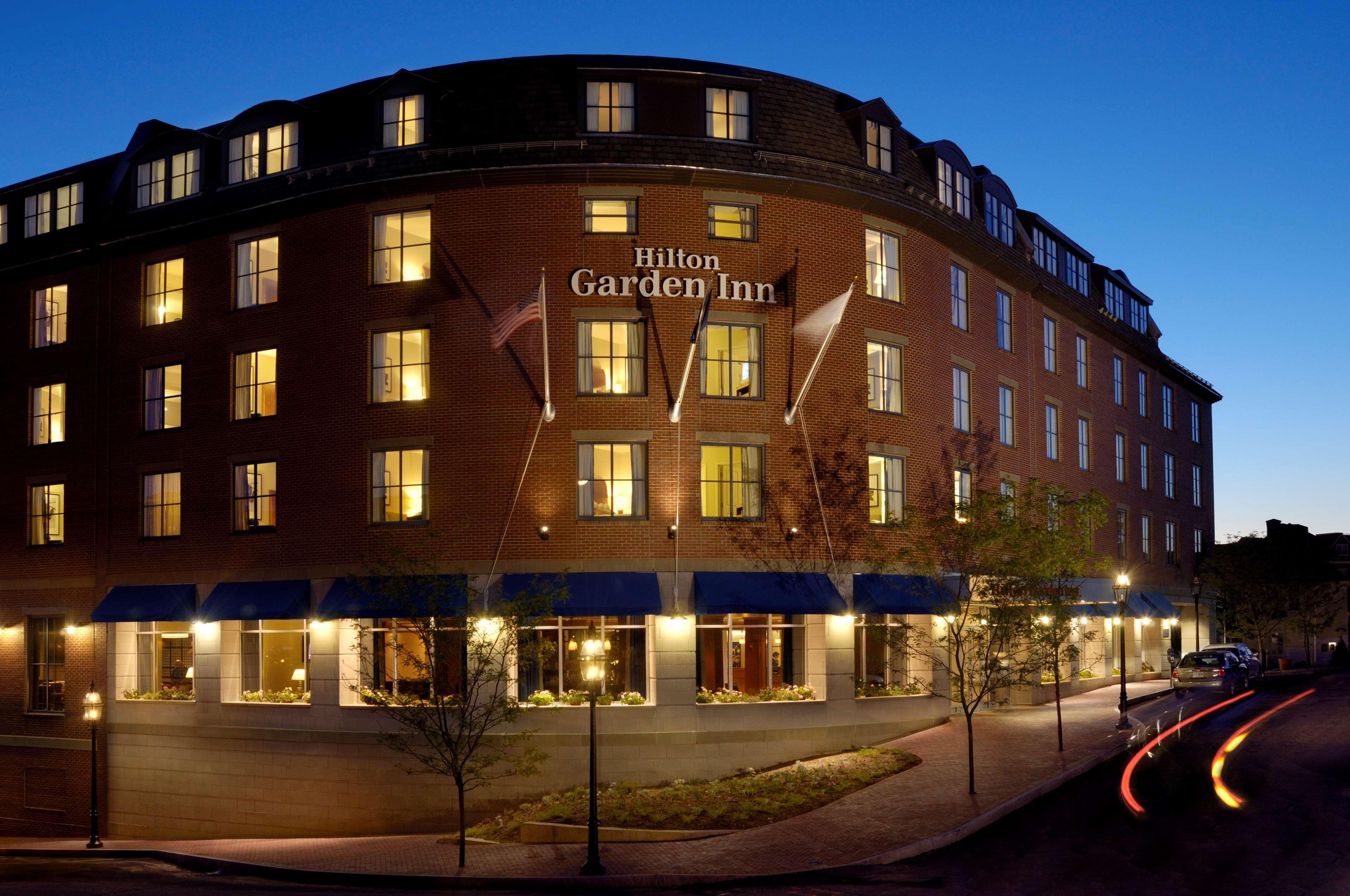 Hilton Garden Inn Portsmouth Downtown Extérieur photo