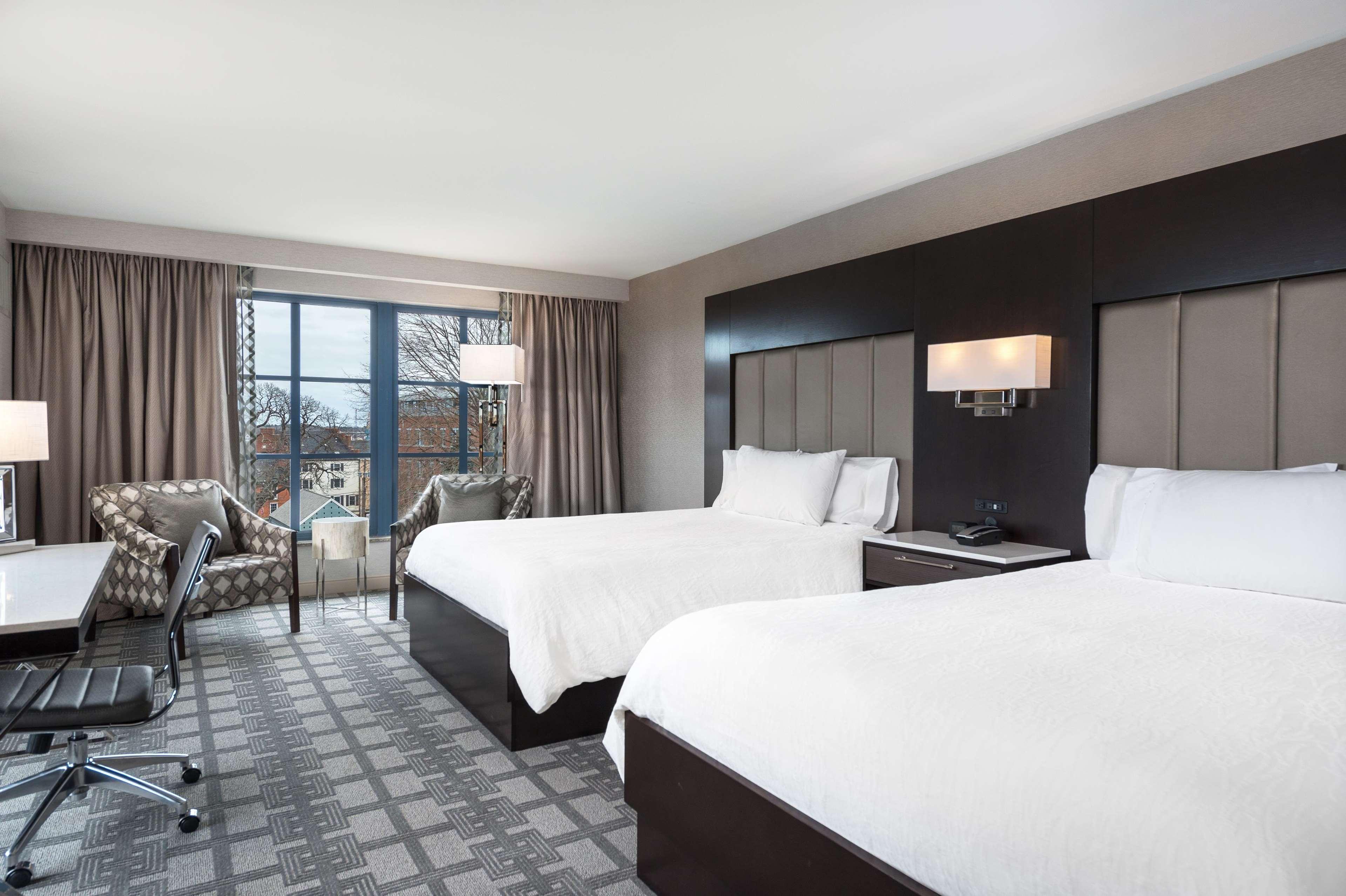 Hilton Garden Inn Portsmouth Downtown Extérieur photo