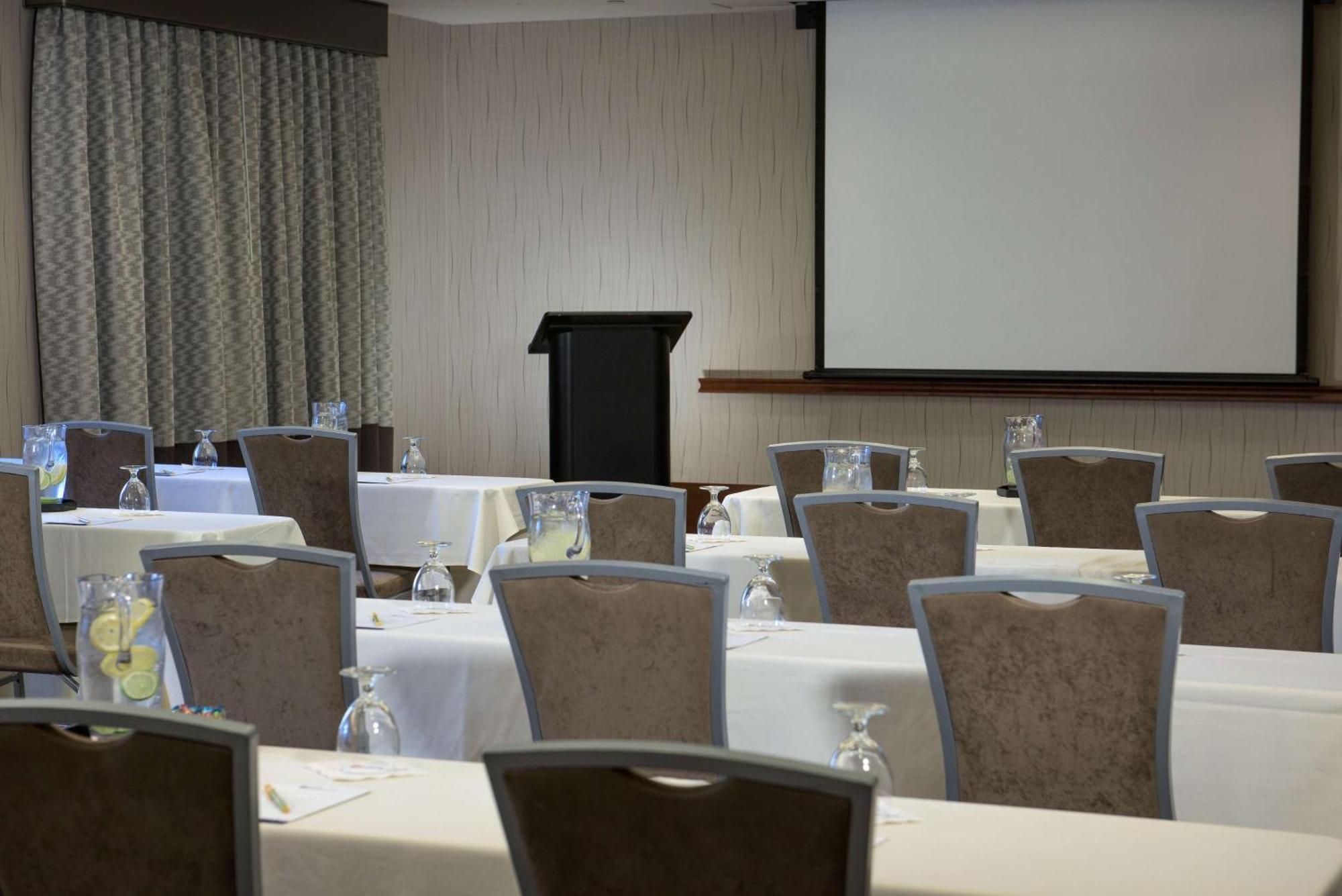 Hilton Garden Inn Portsmouth Downtown Extérieur photo