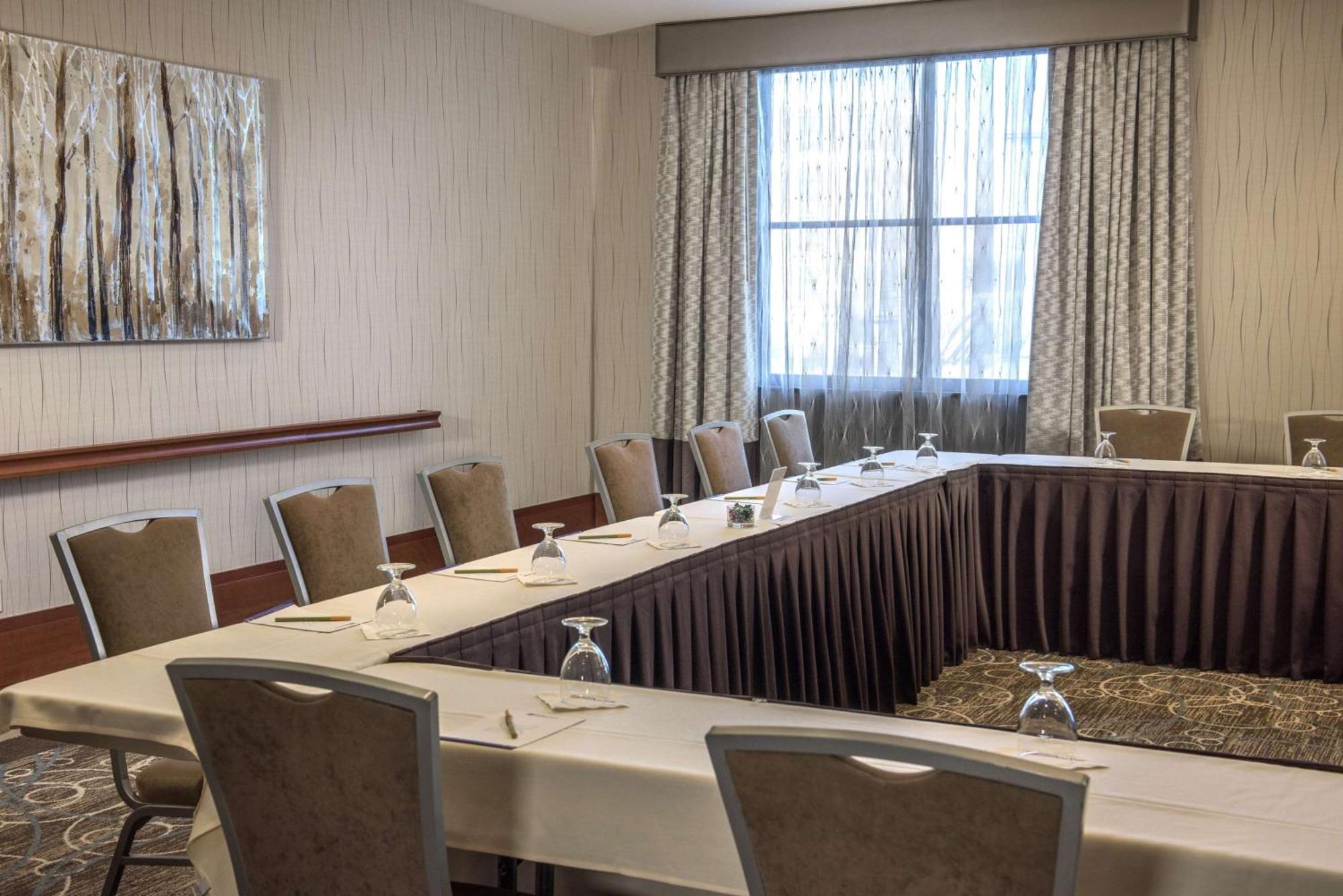 Hilton Garden Inn Portsmouth Downtown Extérieur photo