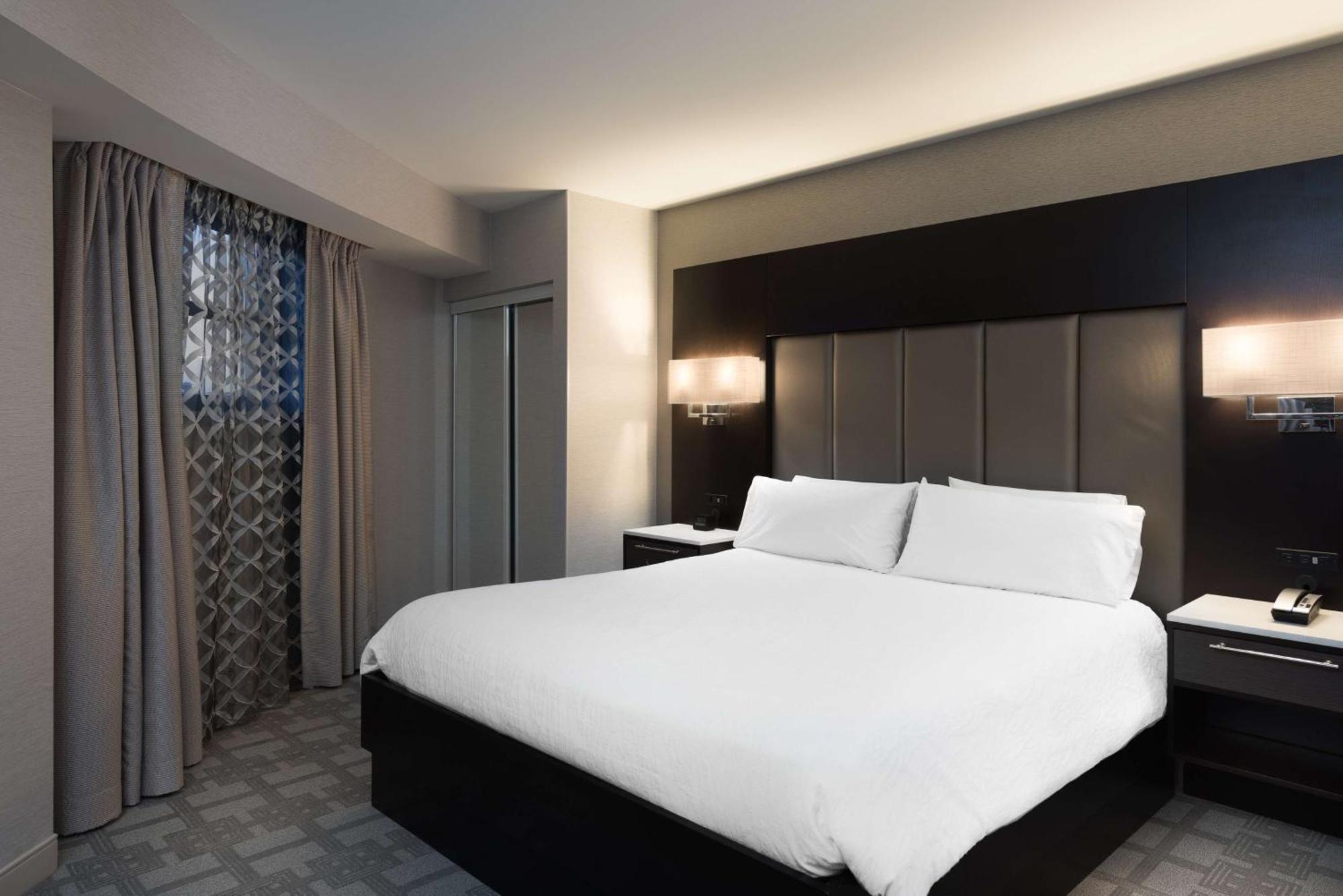Hilton Garden Inn Portsmouth Downtown Extérieur photo