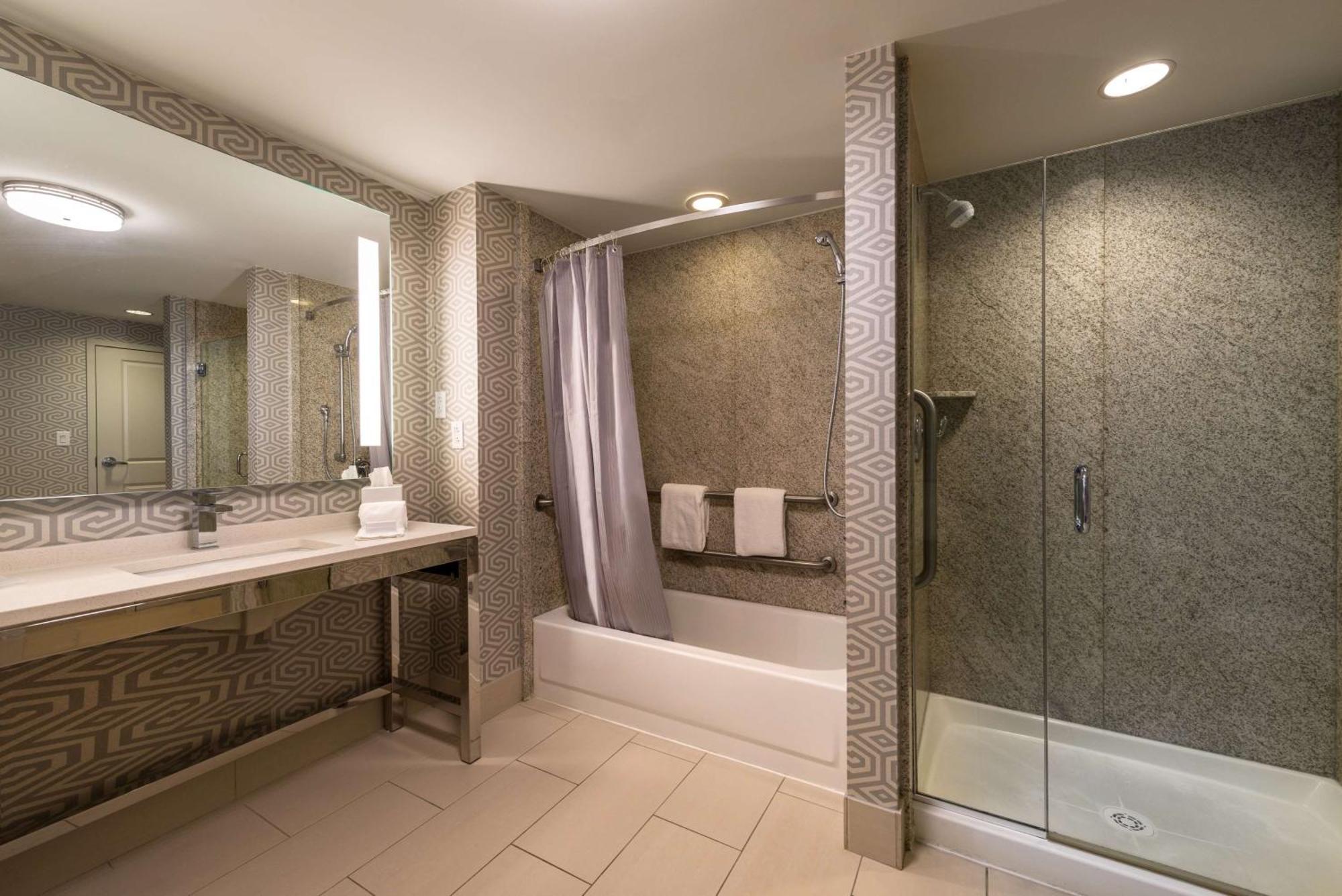 Hilton Garden Inn Portsmouth Downtown Extérieur photo