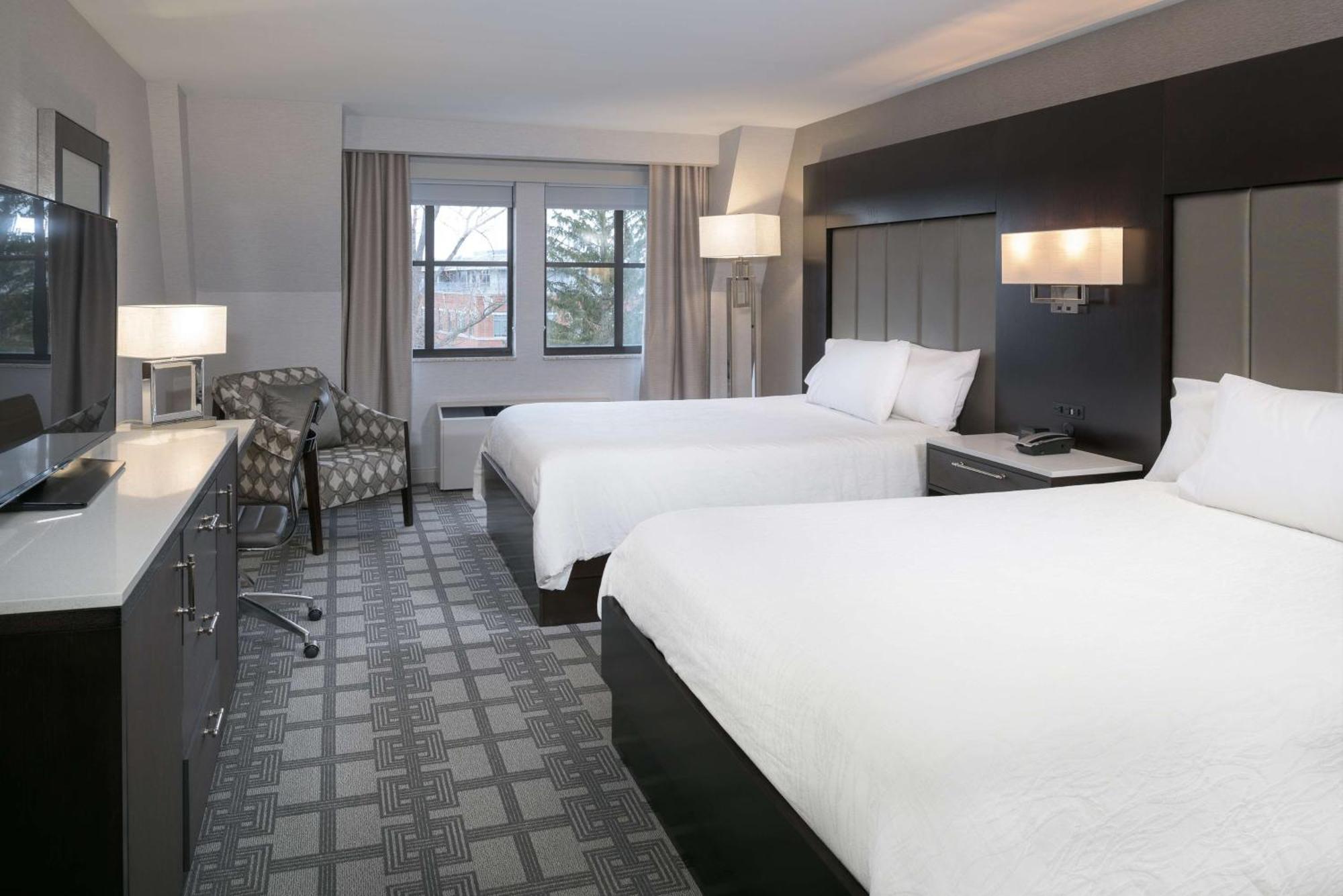Hilton Garden Inn Portsmouth Downtown Extérieur photo