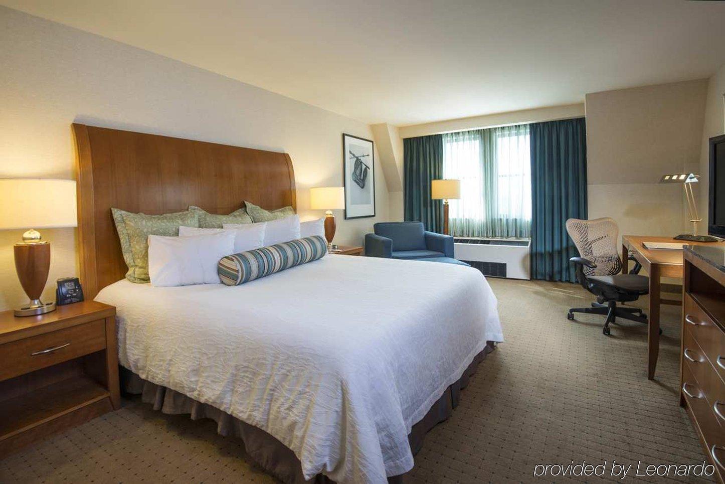 Hilton Garden Inn Portsmouth Downtown Extérieur photo