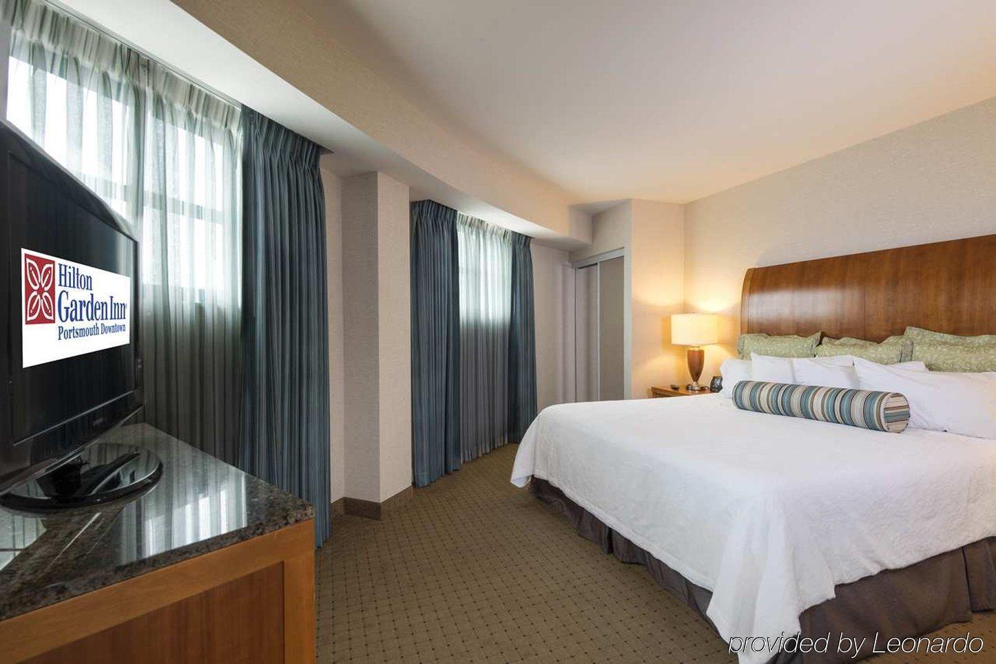 Hilton Garden Inn Portsmouth Downtown Extérieur photo